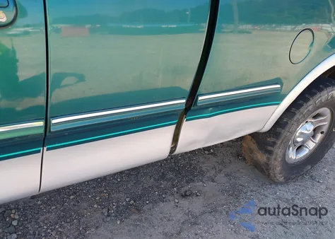 1997 Ford F-150 Lariat/Xl/Xlt from USA, damaged, VIN 1FTDX18W2VNB90650